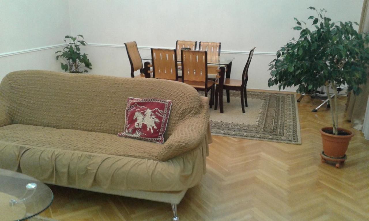 Апартаменты Neftiannikov Avenue Apartment Баку-21